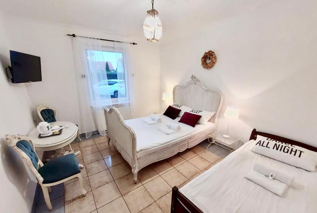 Pod Roza Economy Bed & Breakfast Leba Exterior photo